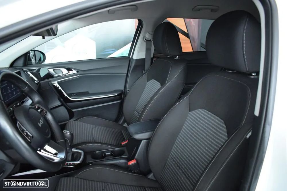 Kia Ceed SW 1.6 CRDi MHEV Dynamic - 10