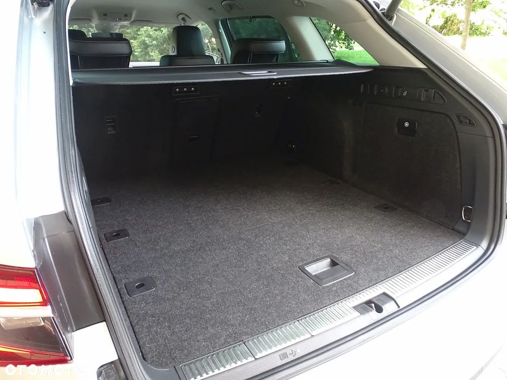 Skoda Superb 2.0 TDI SCR Style DSG - 9