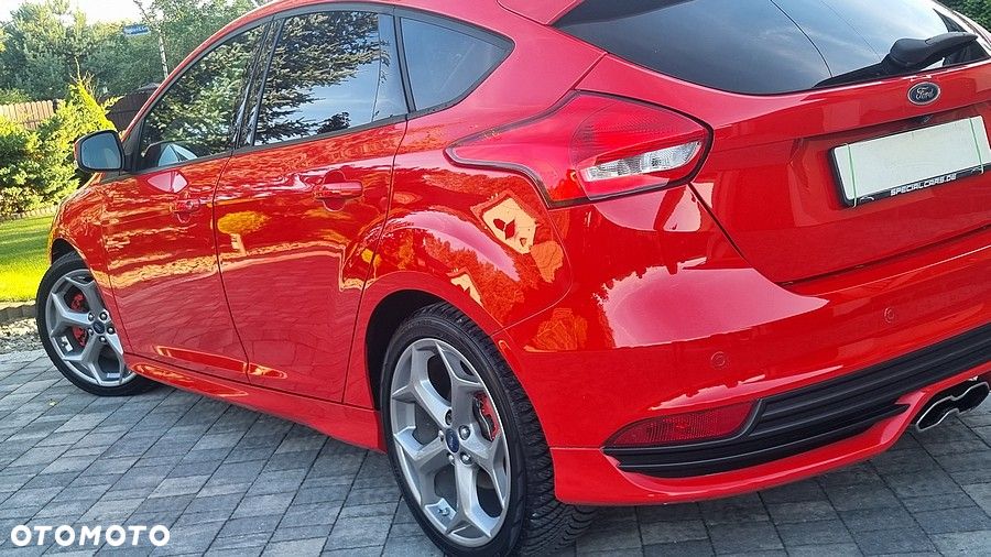 Ford Focus 2.0 EcoBoost ST mit Leder-Sport-Paket - 18