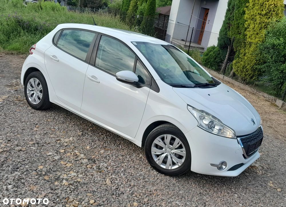 Peugeot 208 - 4