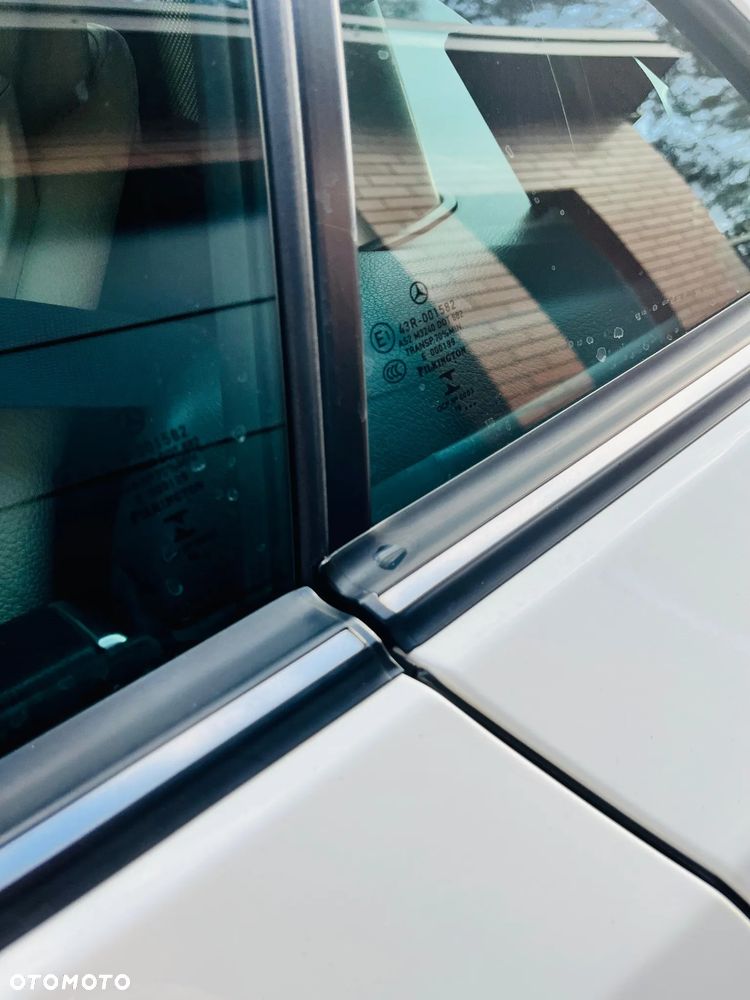 Mercedes-Benz SLC 300 9G-TRONIC Final Edition - 17