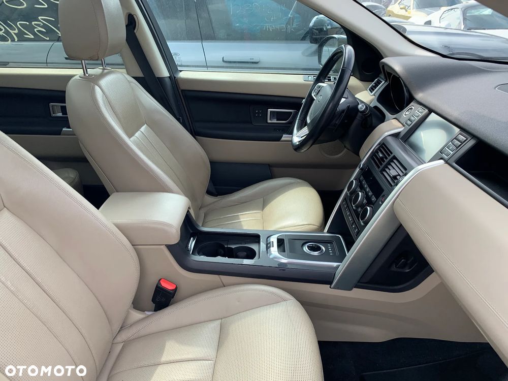 Land Rover Discovery Sport P250 R-Dynamic HSE - 15