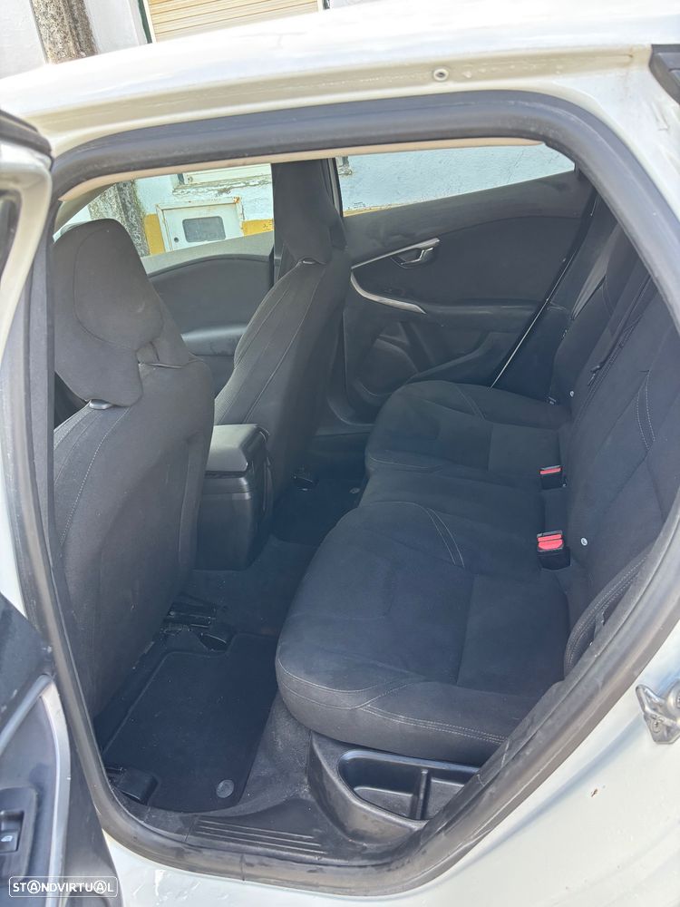 Volvo V40 1.6 D2 Momentum Eco - 6