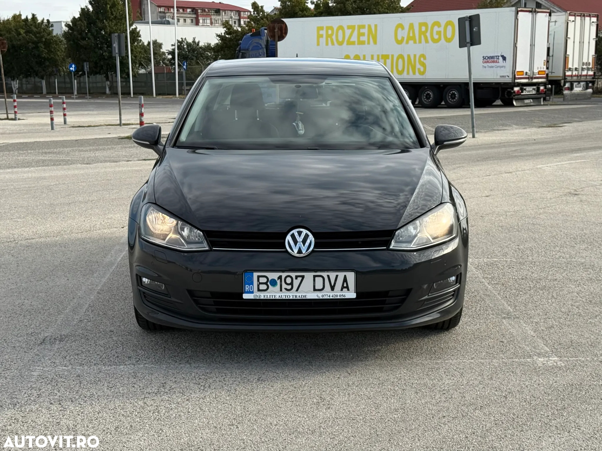 Volkswagen Golf 1.6 TDI DPF BMT DSG Trendline - 28