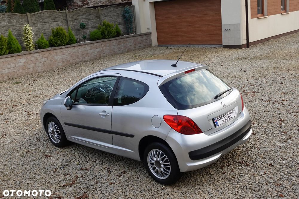 Peugeot 207 - 12