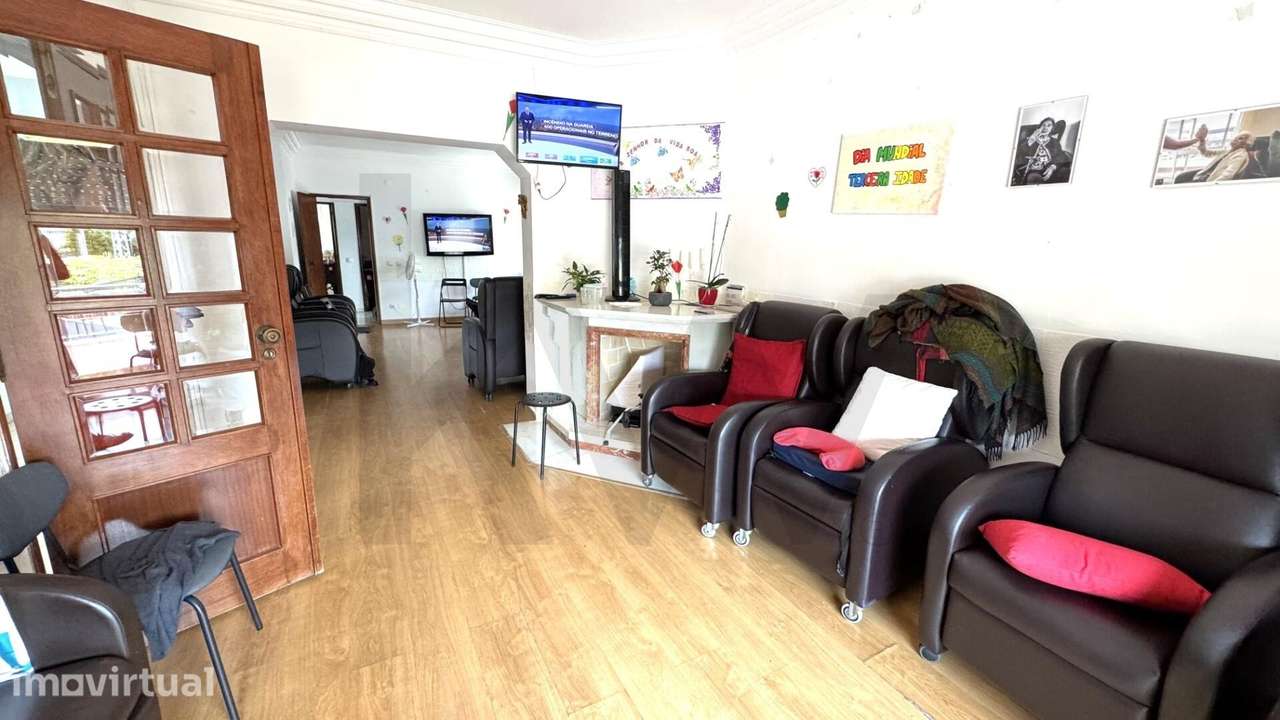 Oeiras | Moradia com 320 m2 | 3 Pisos – Junto à Estação (Saúde, Alojam - Grande imagem: 2/28
