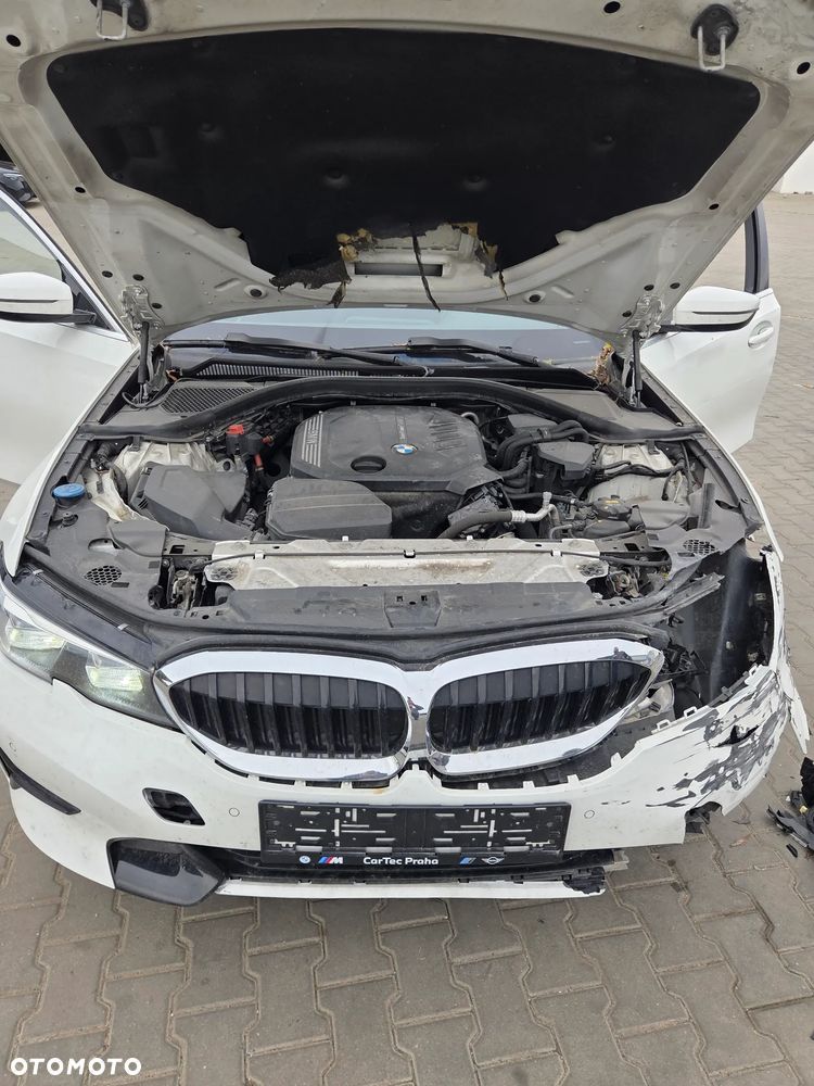 BMW Seria 3 320d xDrive Edition M Sport Shadow - 1