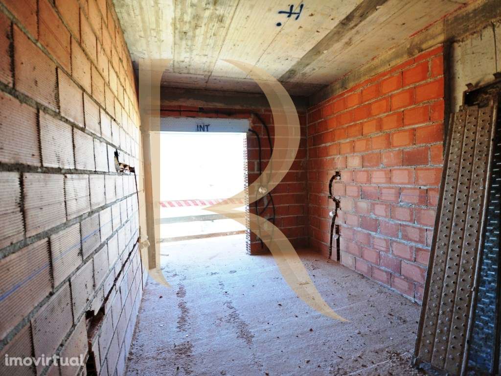 Apartamento duplex T2+2 novo com garagem e sótão em Vale de Milhaço... - Grande imagem: 5/17