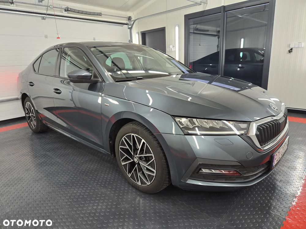Skoda Octavia 2.0 TDI DSG Clever - 18