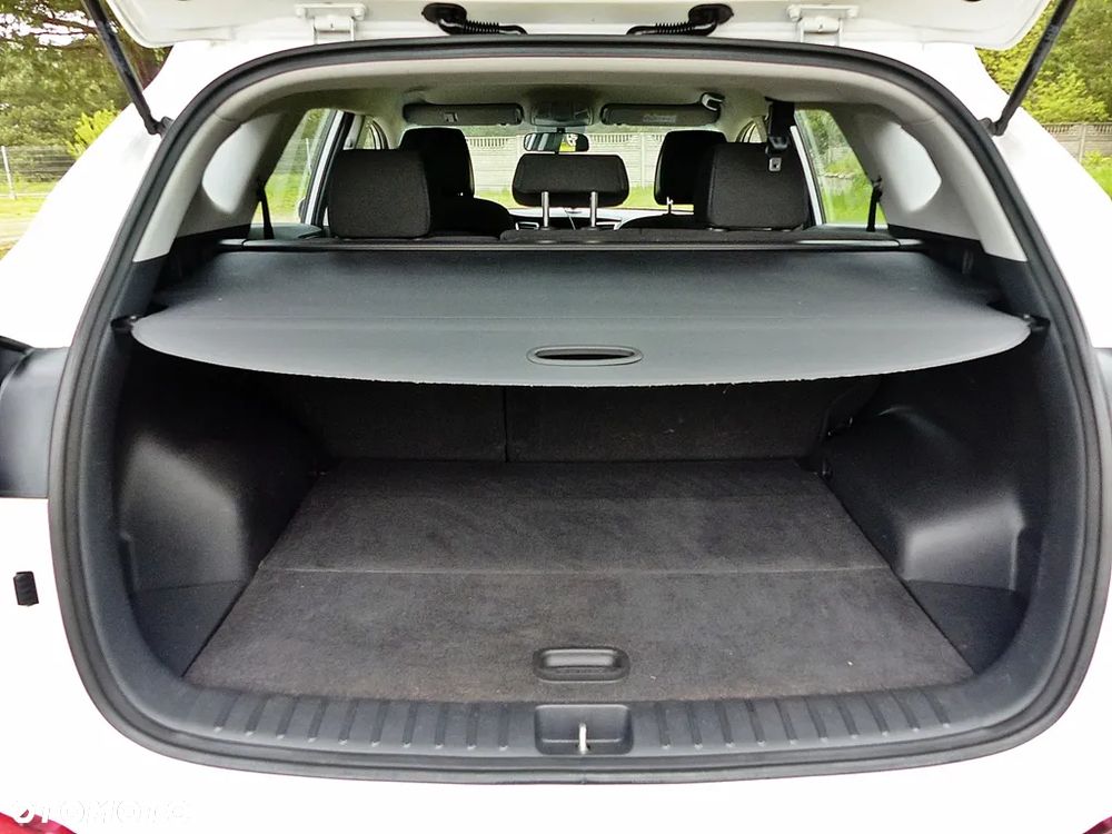Hyundai Tucson 2.0 CRDi 4WD Automatik Advantage - 11