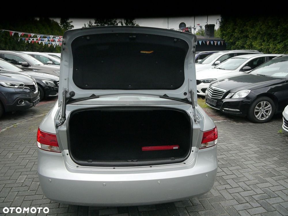 Hyundai Sonata 2.4 GLS - 18