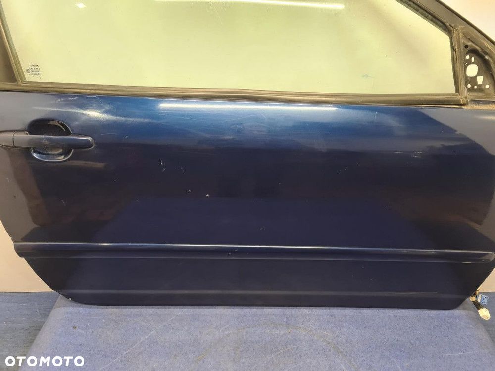 TOYOTA COROLLA E12 3D DRZWI PRZÓD PRAWE  8P4 - 2
