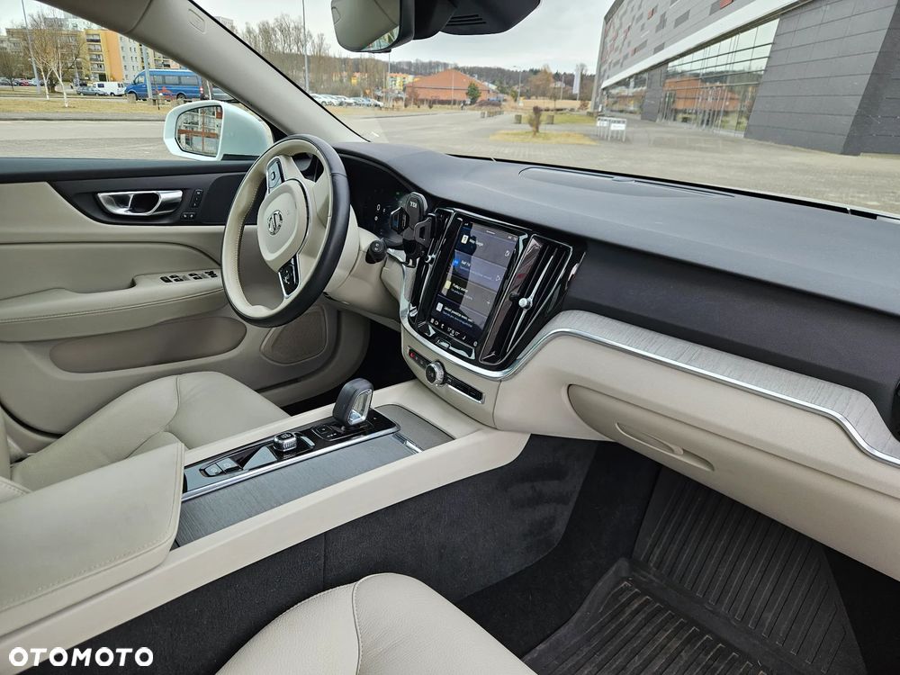 Volvo V60 Cross Country B5 B AWD Plus - 30