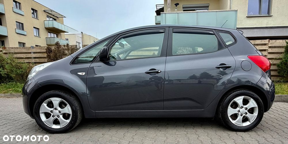 Kia Venga 1.6 L - 10
