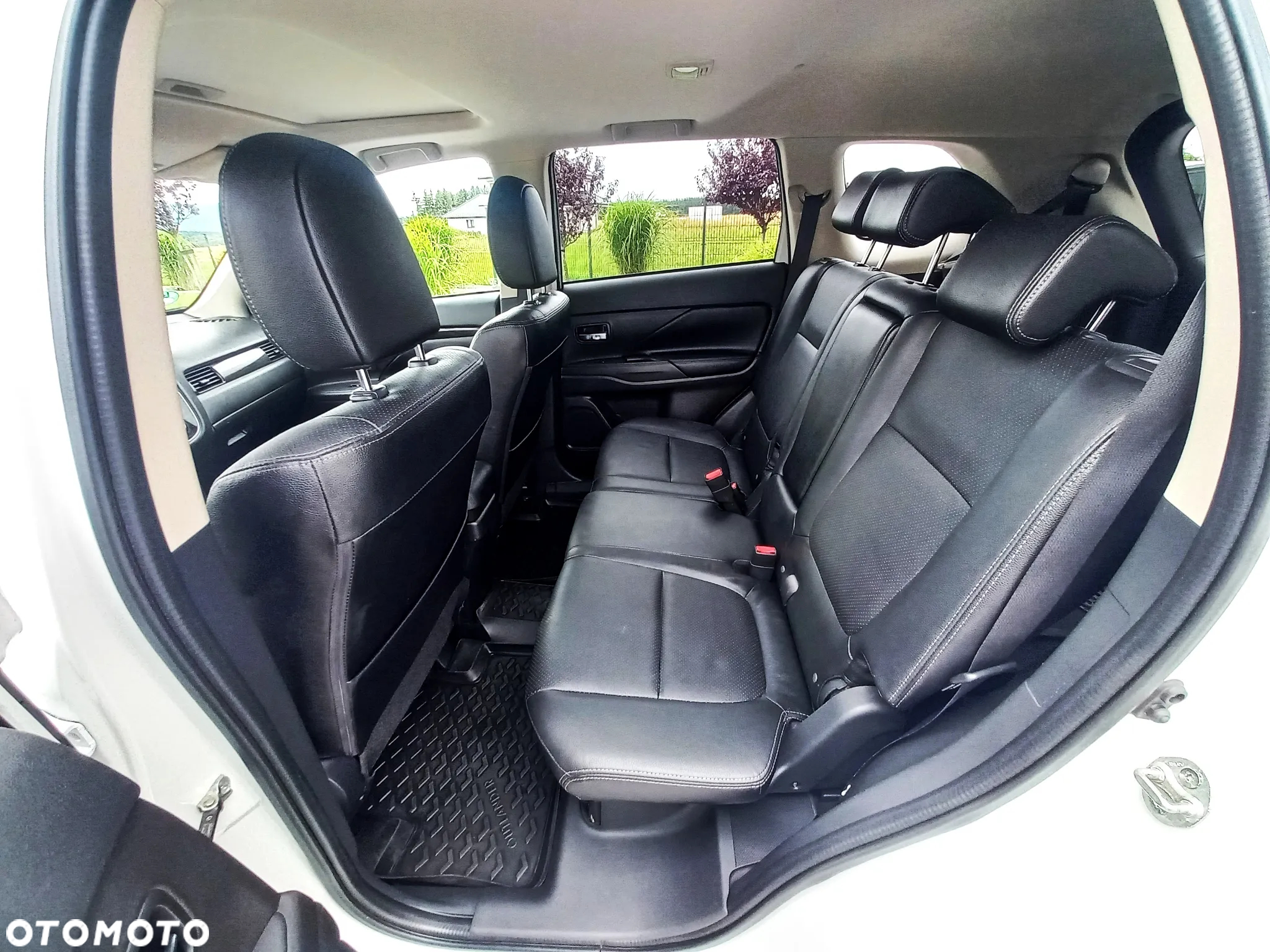 Mitsubishi Outlander 2.0 Intense + Navi 4WD CVT - 11