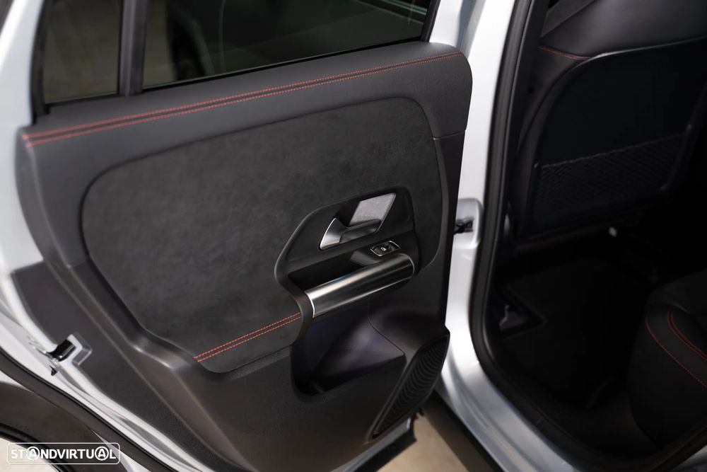 Mercedes-Benz EQA 300 4Matic AMG Line - 37