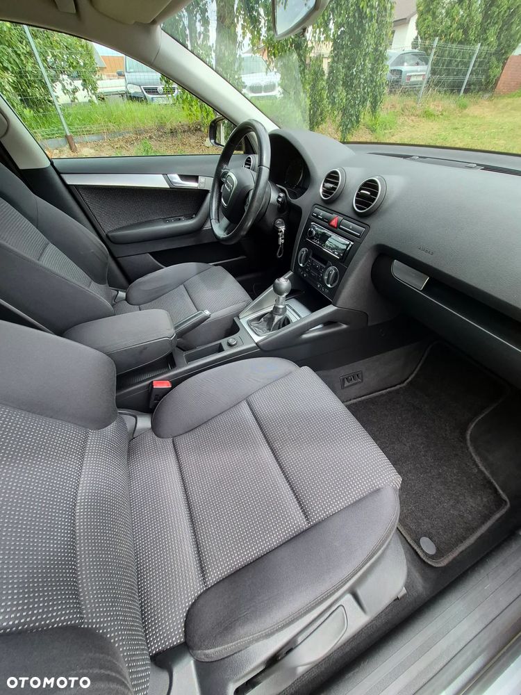 Audi A3 Sportback 1.6 FSI Ambiente - 13