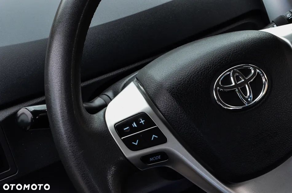 Toyota Verso 1.6 Premium 7os - 25