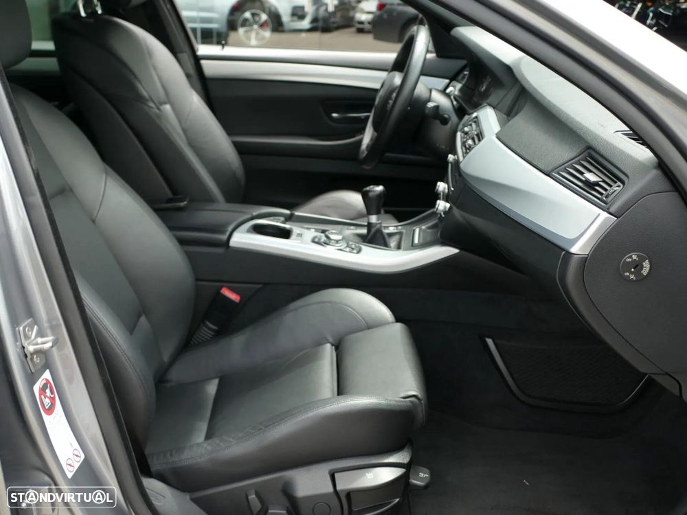 BMW 525 d Pack M - 34