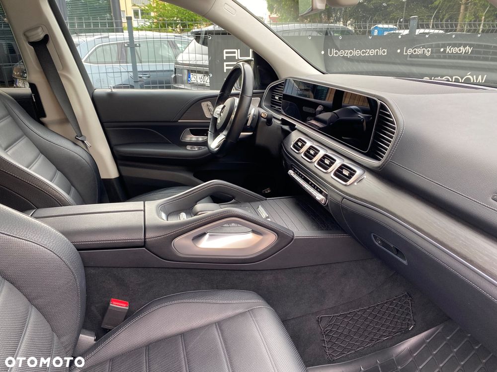 Mercedes-Benz GLS - 12