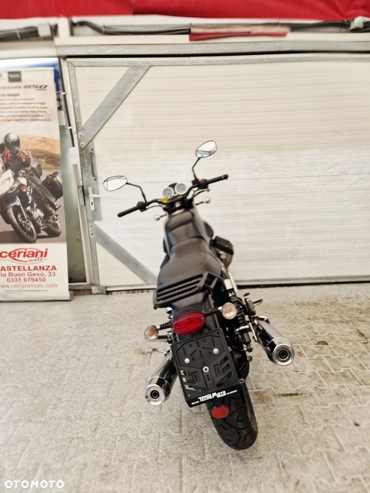 Moto Guzzi V7 - 21