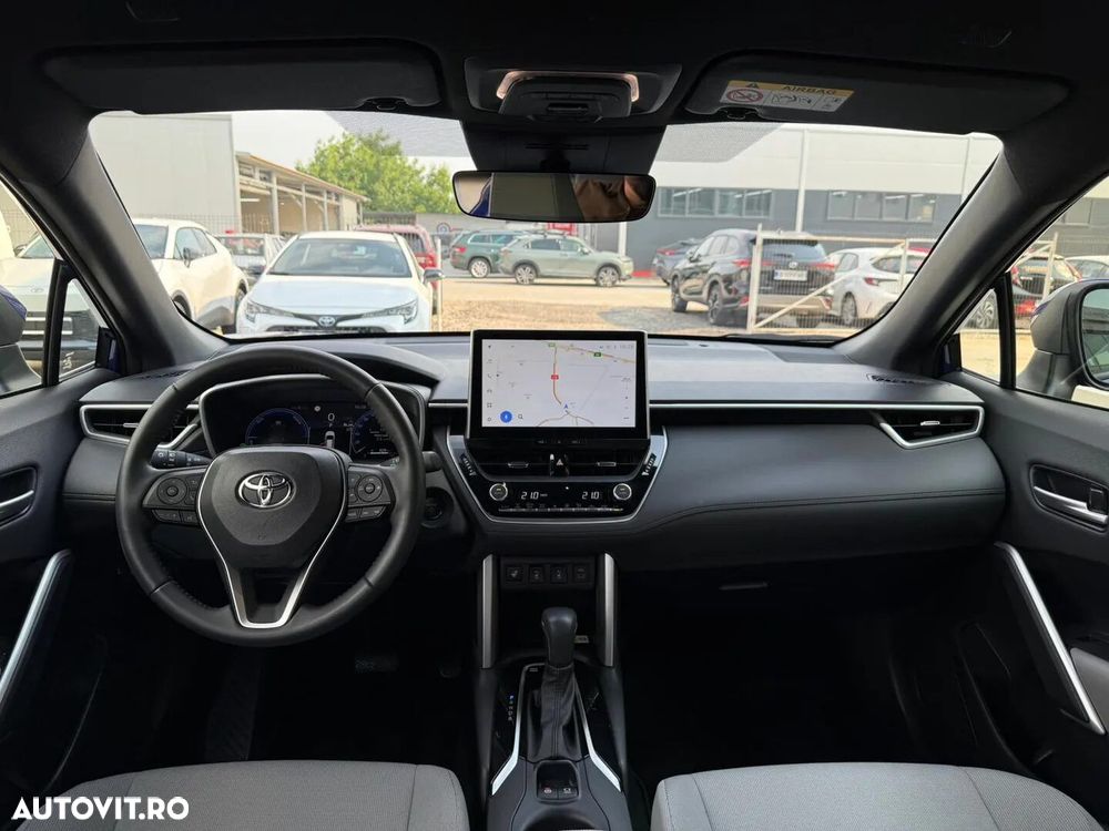 Toyota Corolla Cross - 19