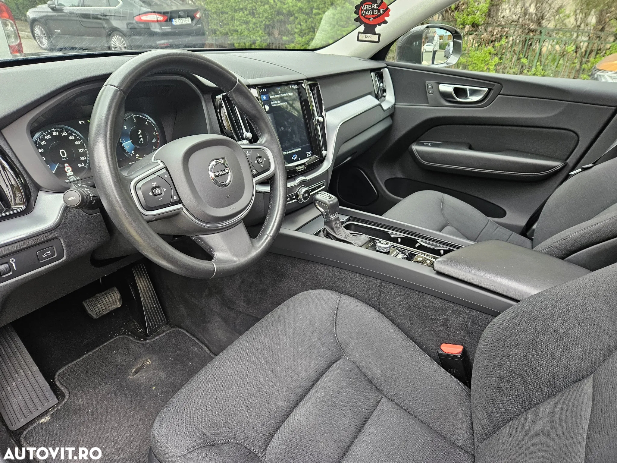 Volvo XC 60 D4 Momentum Pro - 16