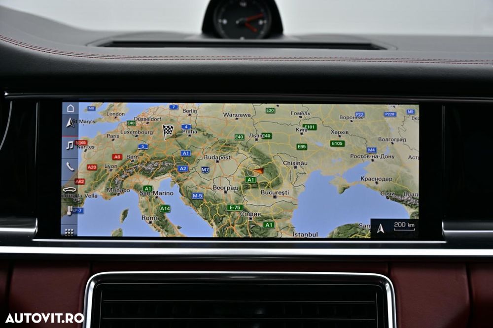 Porsche Panamera - 24