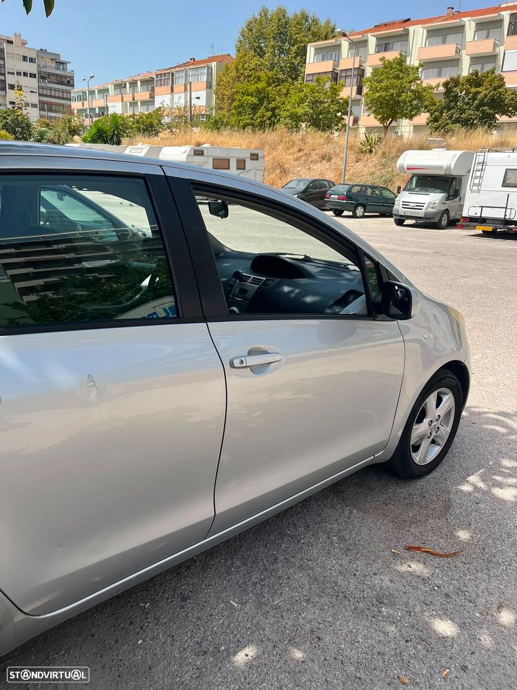 Toyota Yaris 1.3 VVT-i Cool - 3