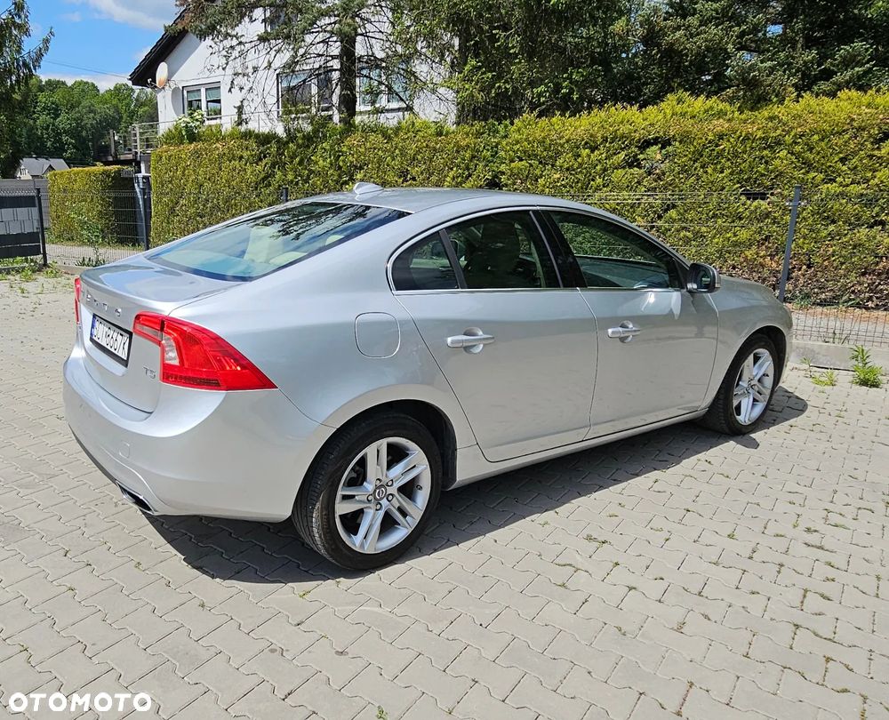 Volvo S60 T5 Momentum - 10