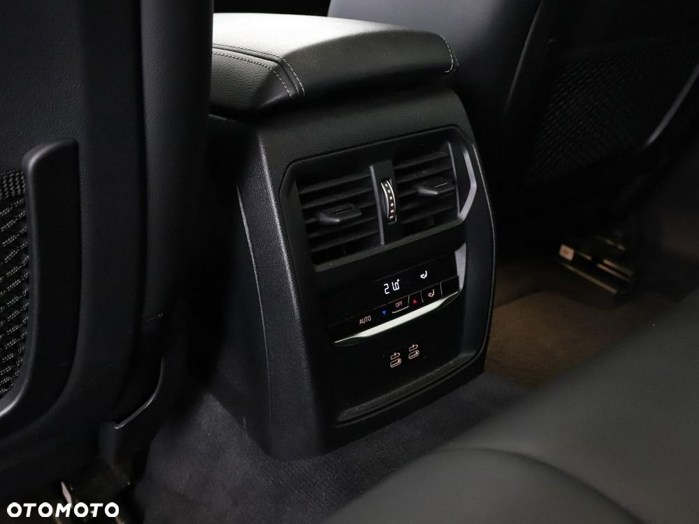BMW Seria 3 320d xDrive MHEV Luxury Line - 41