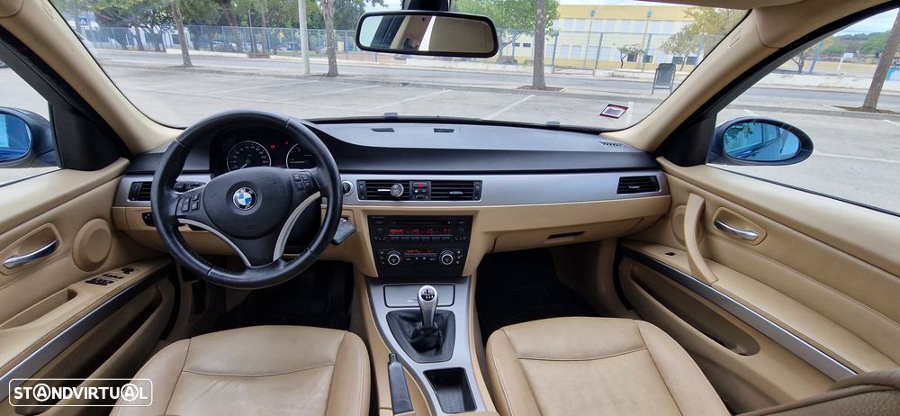 BMW 320 d Exclusive - 12