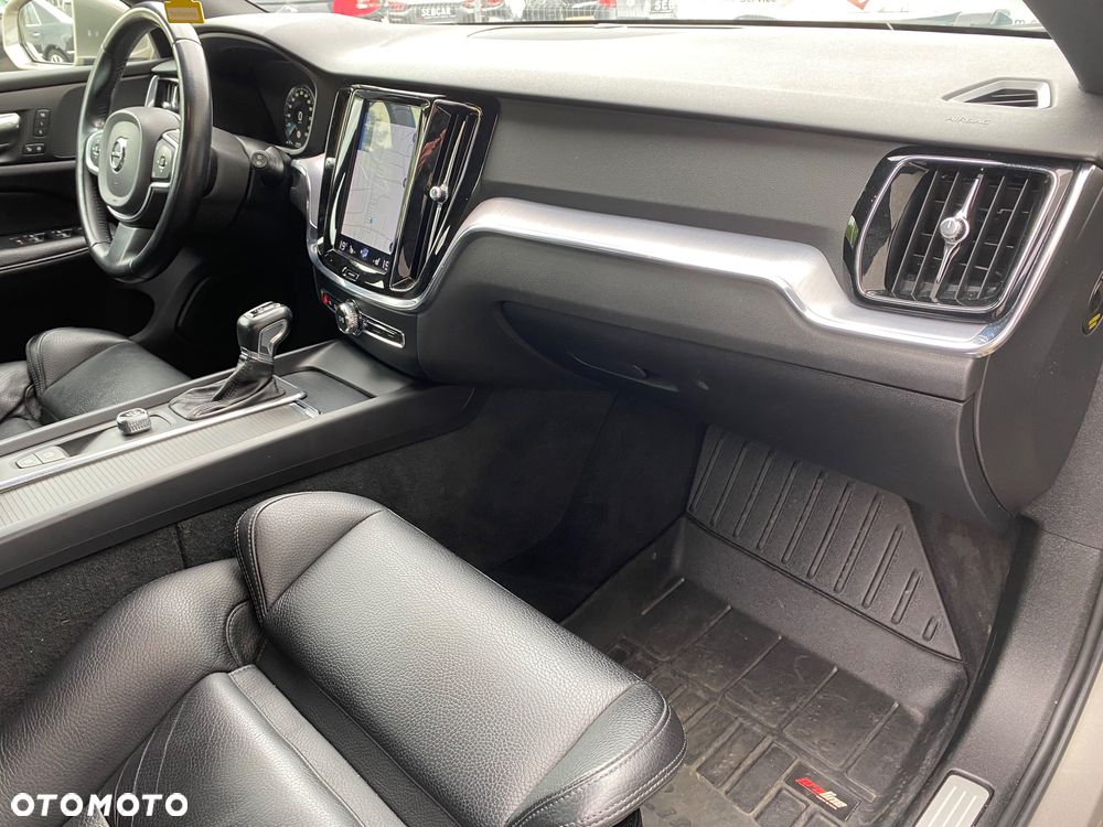 Volvo V60 D4 Geartronic Summum - 20