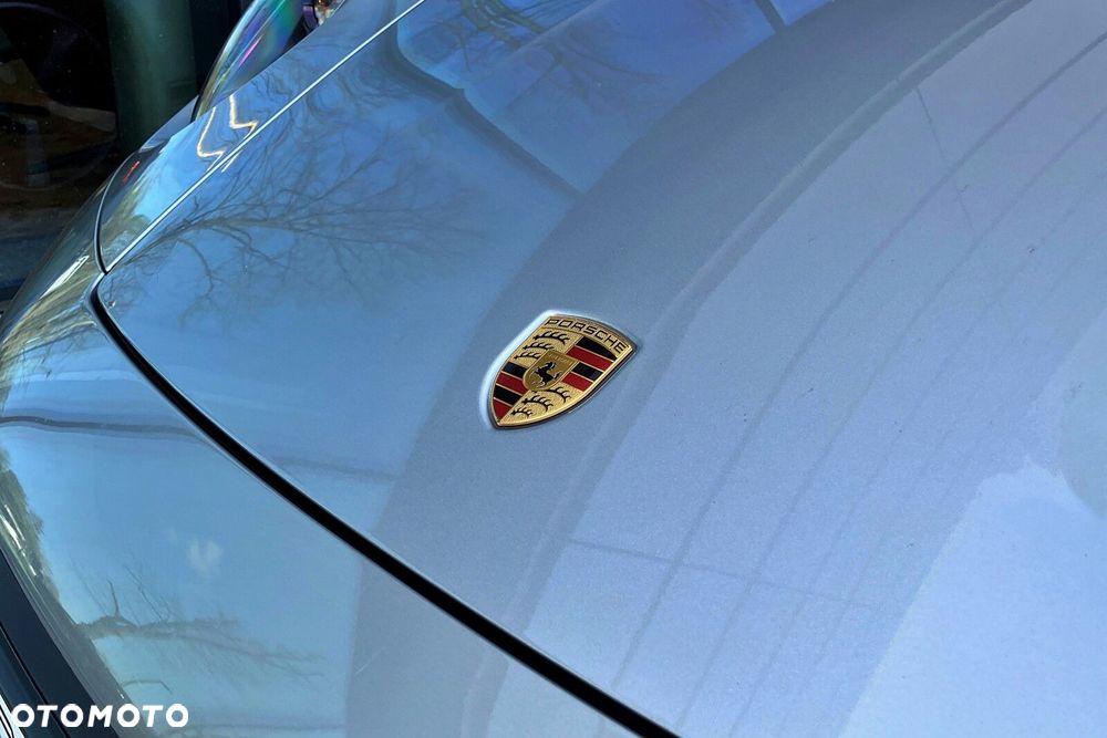 Porsche 911 Carrera - 10