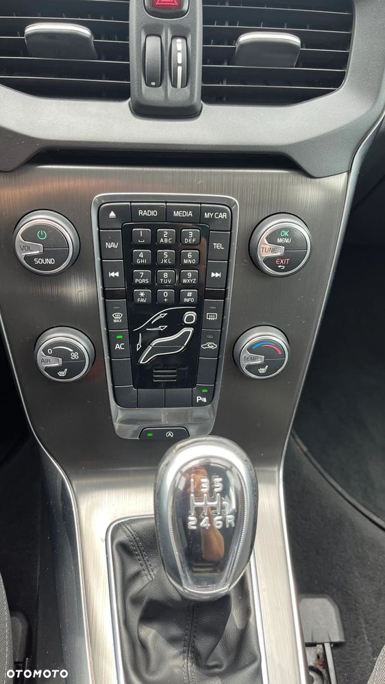 Volvo V40 D3 Momentum - 26