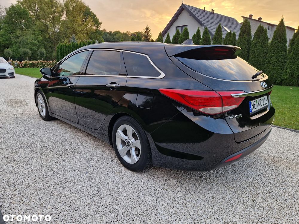 Hyundai i40 i40cw 1.7 CRDi Automatik Fifa World Cup Edition - 4