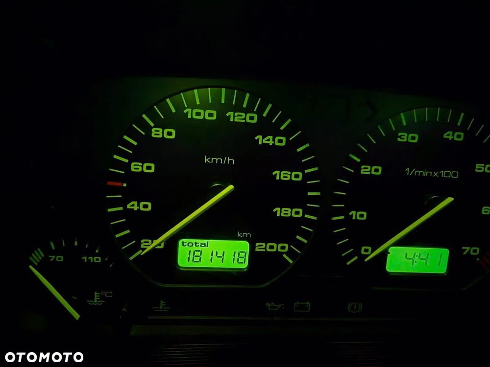 Volkswagen Golf 1.6 GL - 13