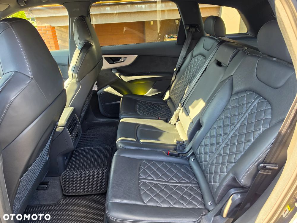 Audi Q7 - 10