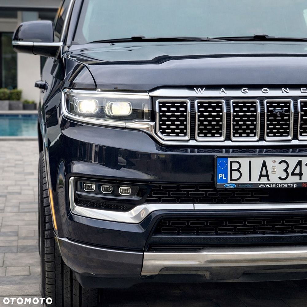 Jeep Grand Wagoneer - 10