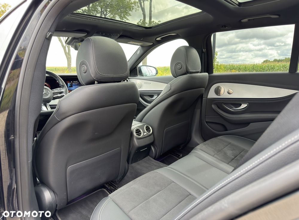 Mercedes-Benz Klasa E 300 de 4Matic 9G-TRONIC AMG Line - 33