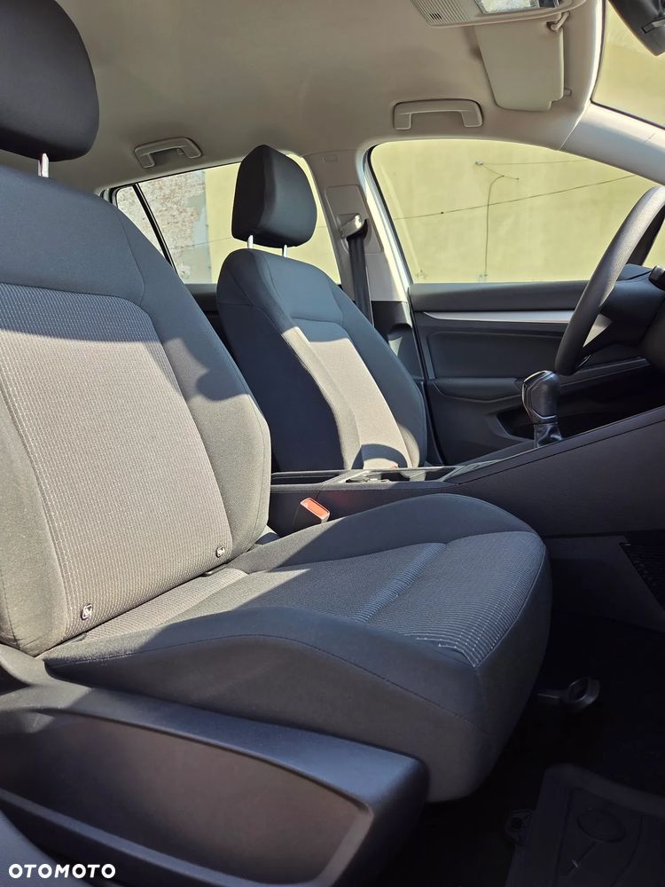 Volkswagen Golf 1.0 TSI Life - 16
