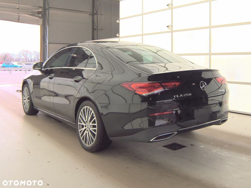 Mercedes-Benz CLA 250 4Matic 7G-DCT Peak Edition - 5