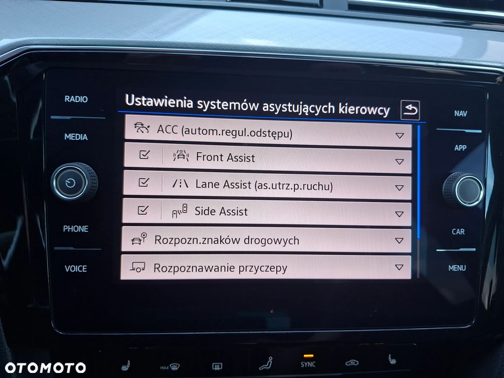 Volkswagen Passat - 19