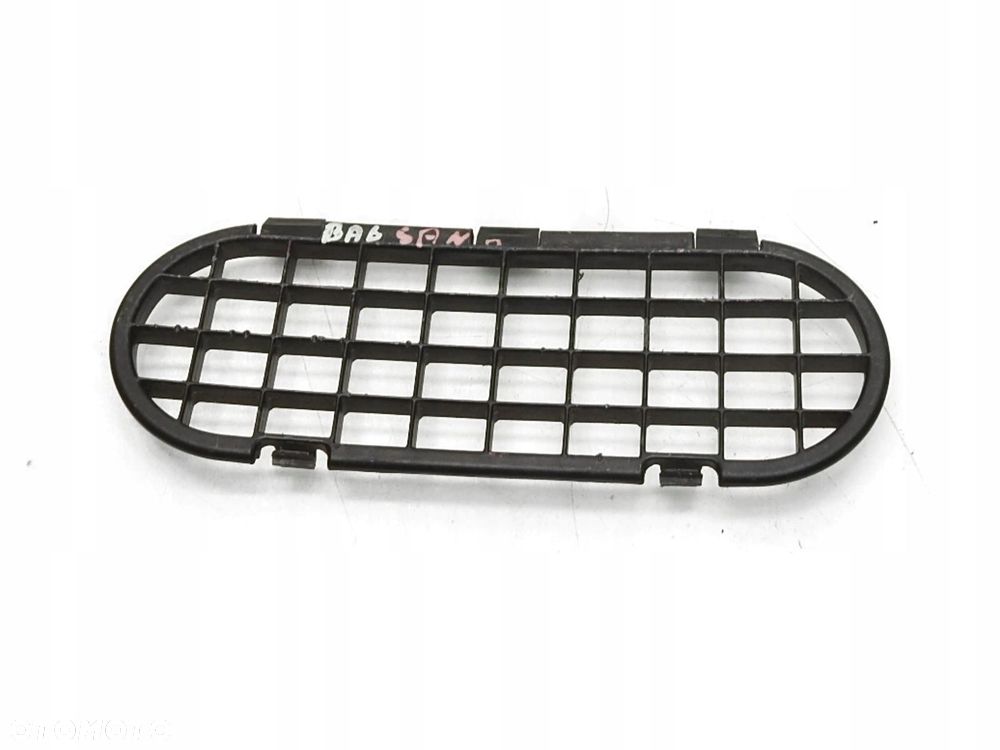 KRATKA WENTYLACYJNA BAGAŻNIKA TYŁ DACIA SANDERO I STEPWAY - 1