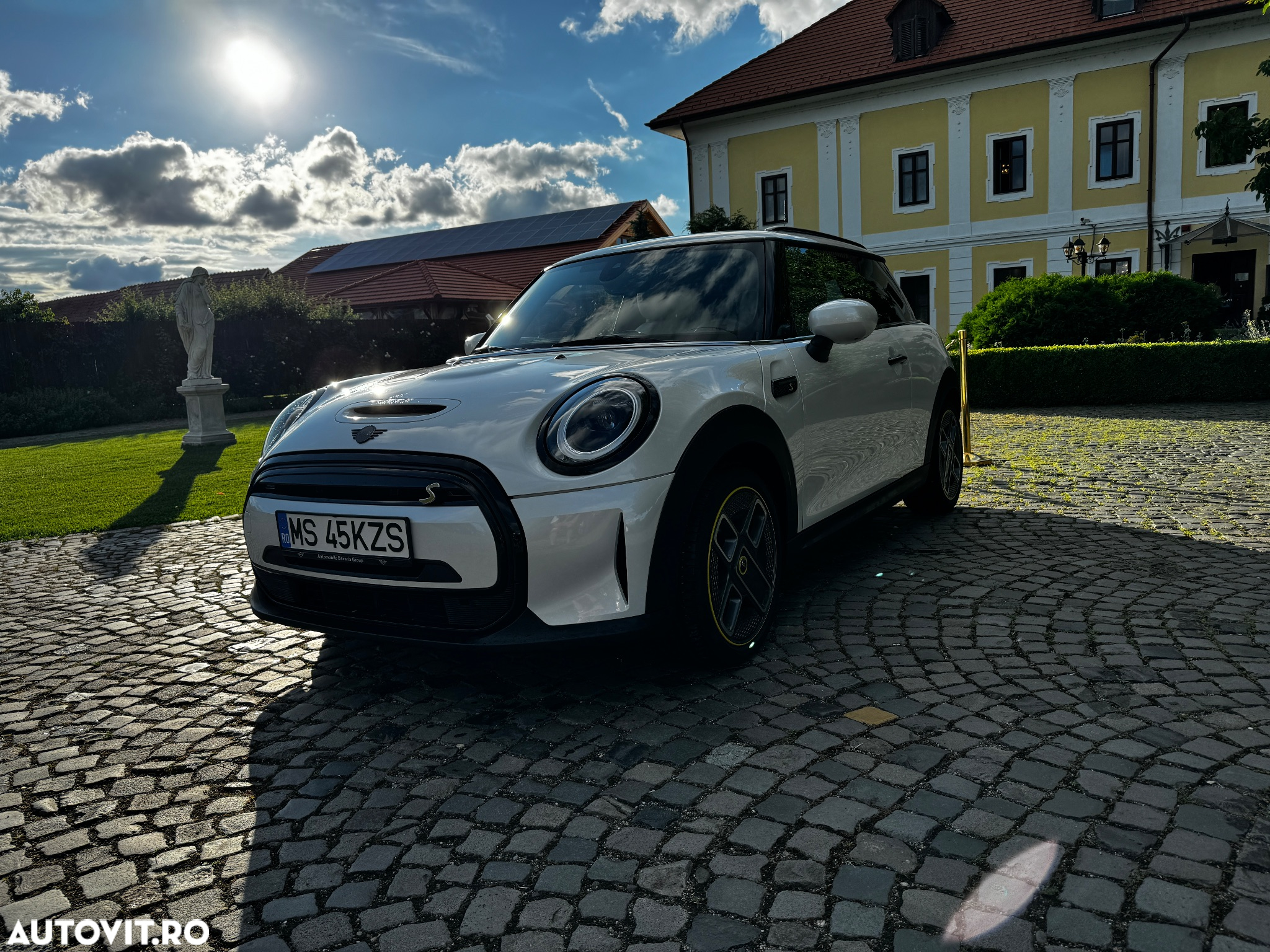 Mini Cooper SE Standard - 2