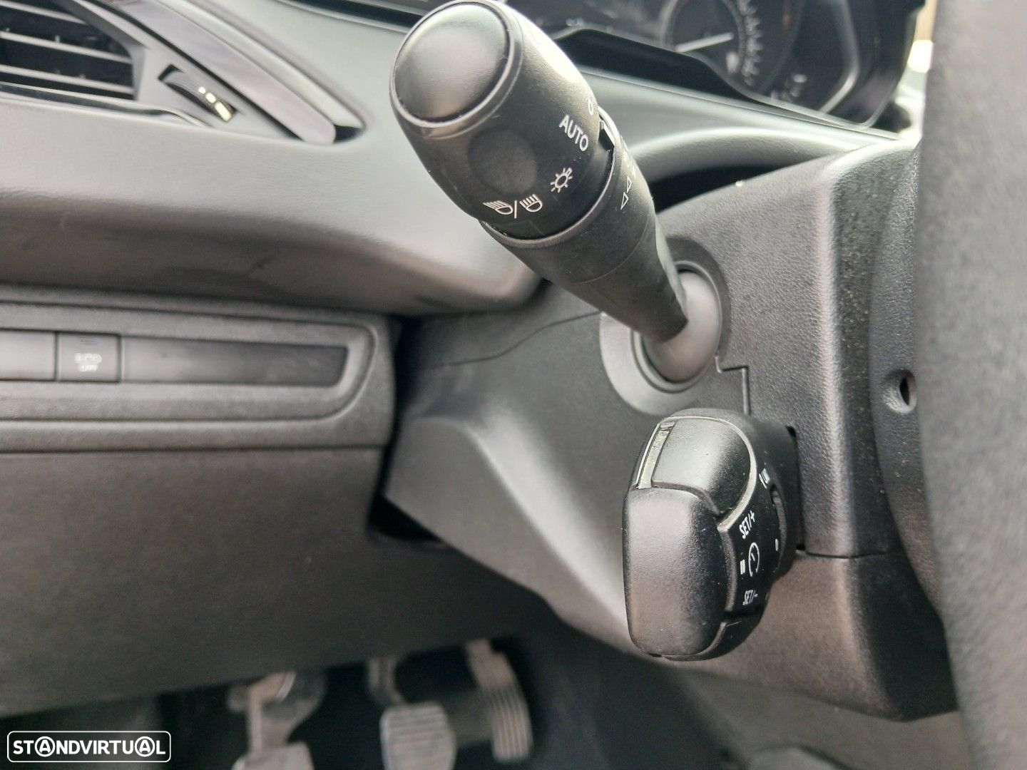 Peugeot 208 1.5 BlueHDi Signature - 21
