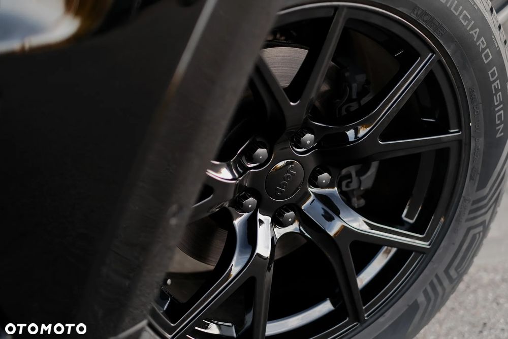 Jeep Grand Cherokee - 15