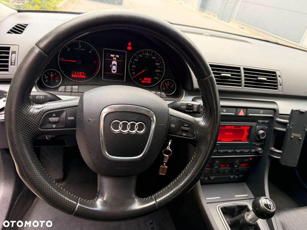 Audi A4 Avant 2.0 TDI - 19