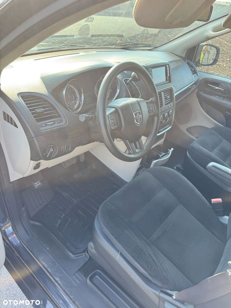 Dodge Grand Caravan - 15