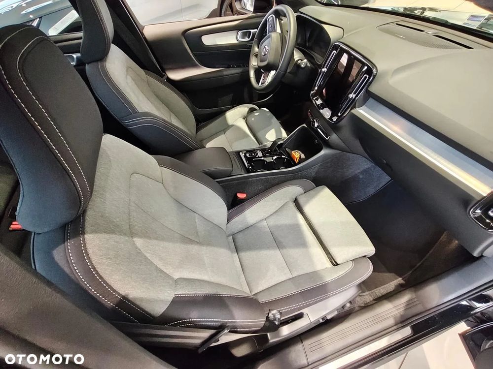 Volvo XC 40 B4 AWD Ultimate Dark - 17
